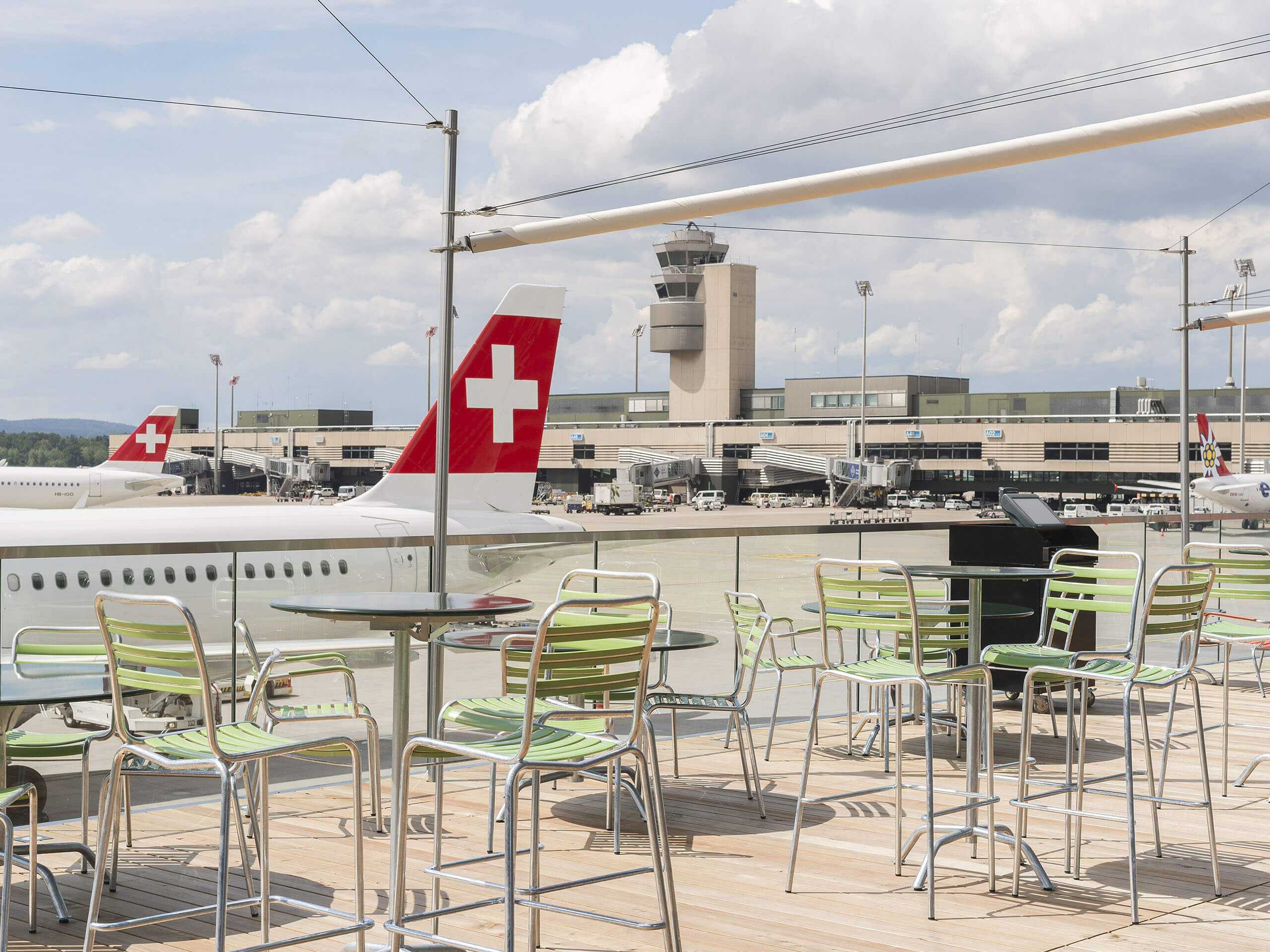 sports bar terrace flughafen zuerich